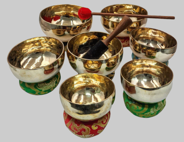 Himalayan singing bowls set, 3 octave